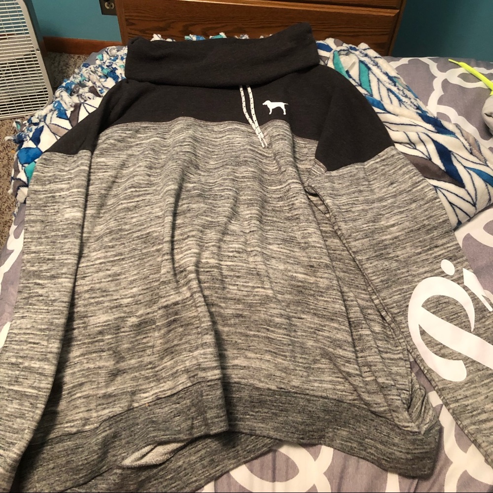 1 PINK sweatshirt and 1 PINK long-sleeve shirt - Picture 3 of 3